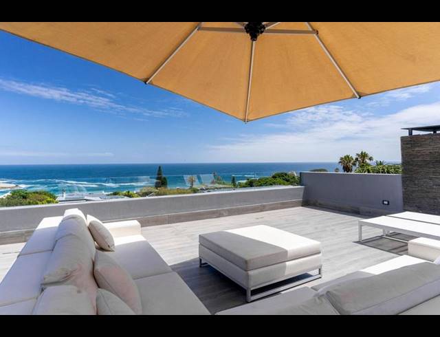 4 BEDROOM HOUSE FOR SALE IN LLANDUDNO